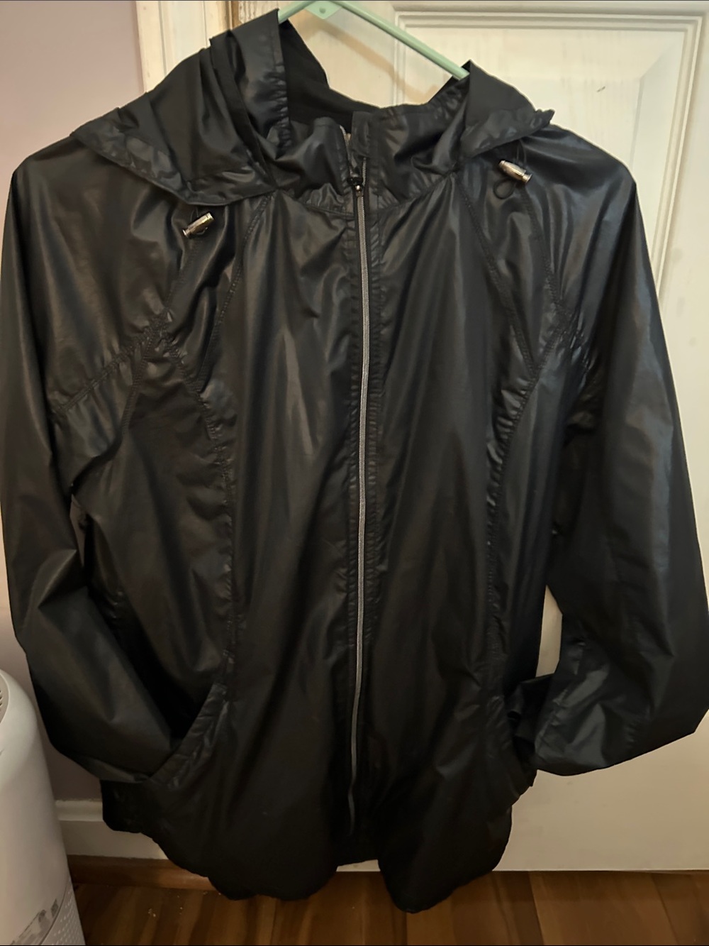 Women’s Quickdry Black Lightweight Hooded Windbreaker Jacket w/ monkey thumbs -L